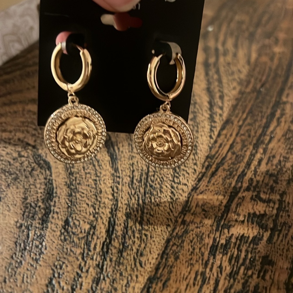 Guess rose earrings with crystals - Picture 5 of 5